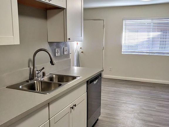 New quartz counter tops