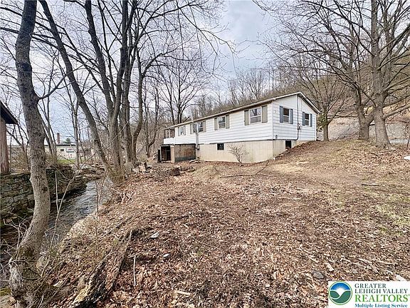 4th image of 211 Fireline Rd