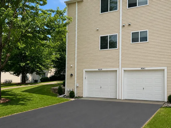 9039 Scarlet Globe Dr, Eden Prairie, MN 55347