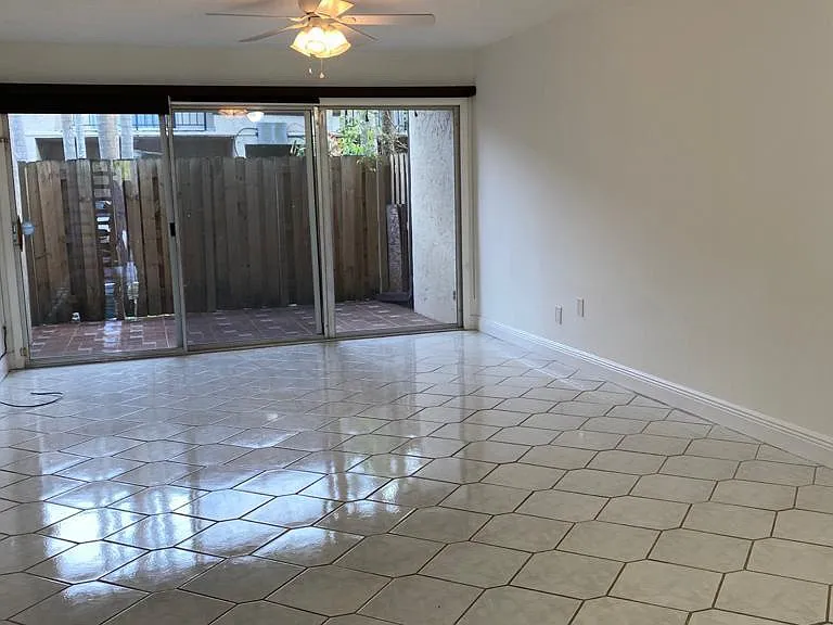 15385 S Dixie Hwy #12 — Photo 4