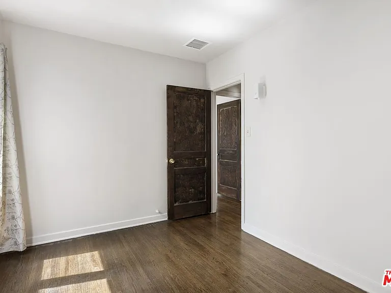 11269 La Maida St — Photo 20