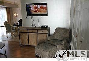 2nd image of 15407 Dupage Blvd