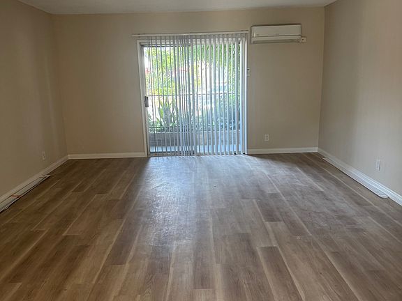 2nd image of 4450 Murietta Ave #9