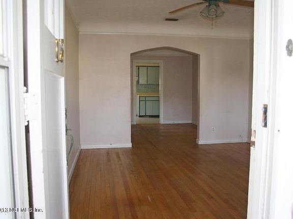3rd image of 3645 Ernest St