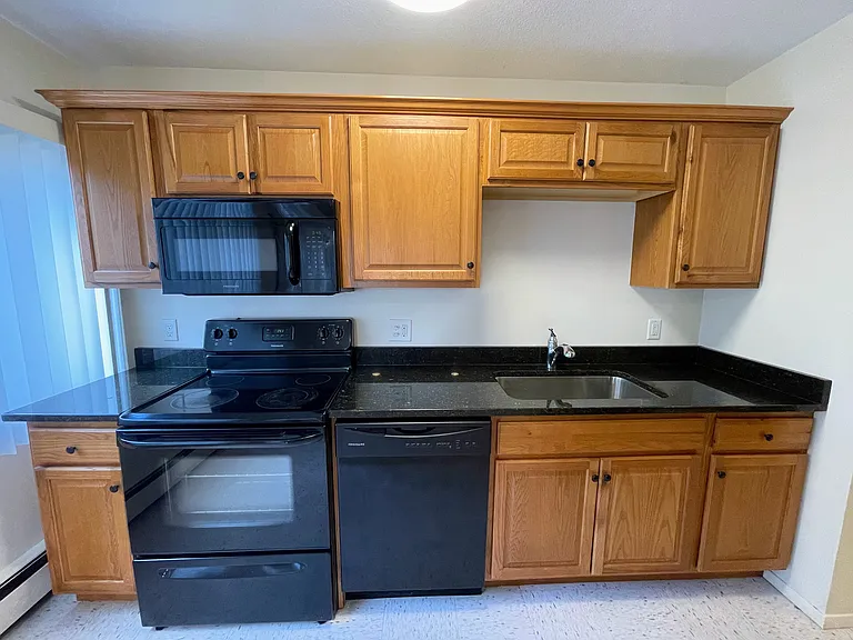 1415 5th St SE #8 — Photo 3