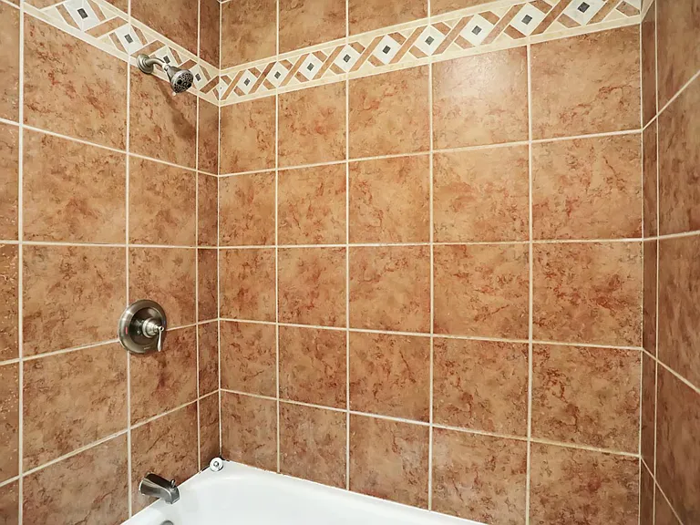 9803 Lakewood Dr W — Photo 33
