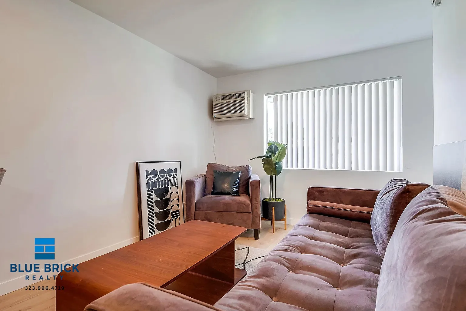 Charming 1BR Apartment with Everyday Convenience — Photo 3