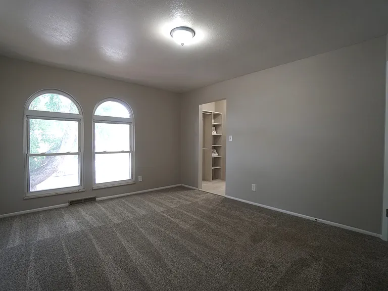 5007 Alta Loma Rd — Photo 13