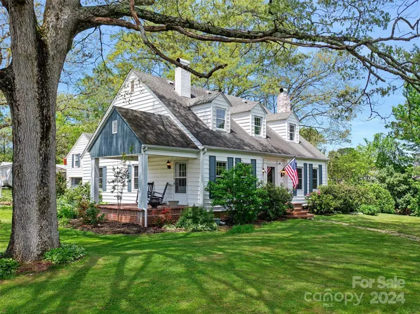 199 Hillcrest Cir, Spruce Pine, NC 28777