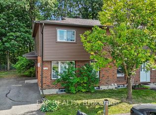 3166 Stockton Dr, Ottawa, ON K1T 1S1