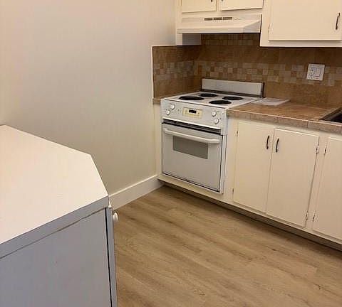 4th image of 2320 S Cypress Bend Drive #201