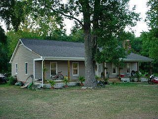2nd image of 801 Butylo Rd
