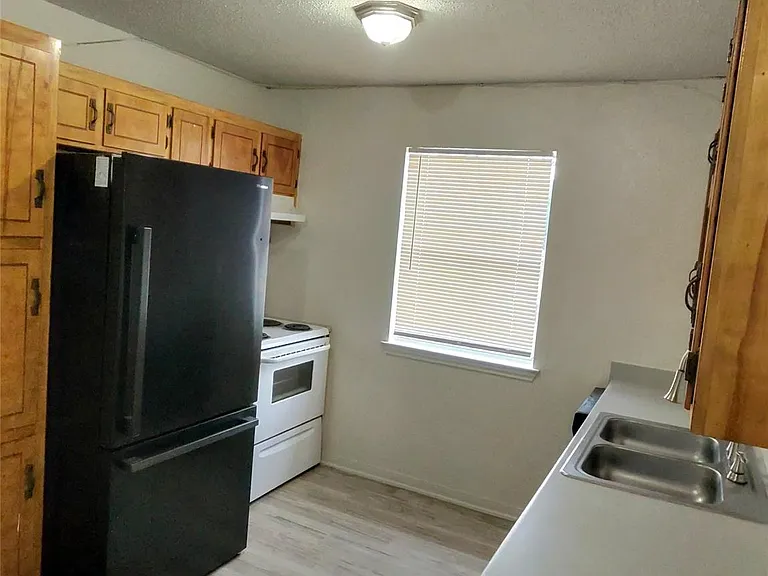 308 Erby Ave #C — Photo 8