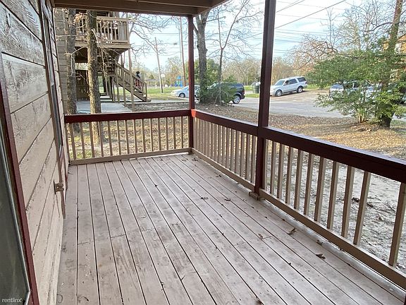 5th image of 2403 Bandera Dr APT D