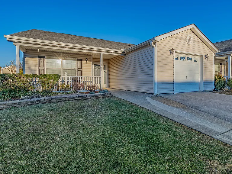 2234 Hickory Manor Way — Photo 2