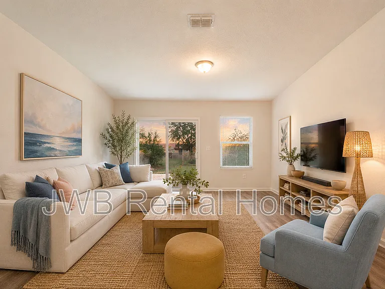 2815 Robert St — Photo 7