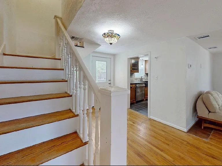511 Homestead St — Photo 32