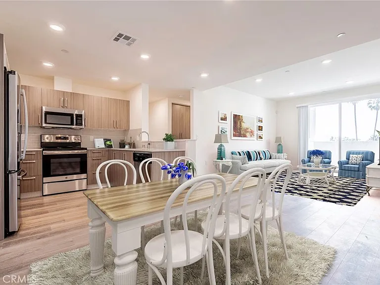 11616 Burbank Blvd #305 — Photo 7