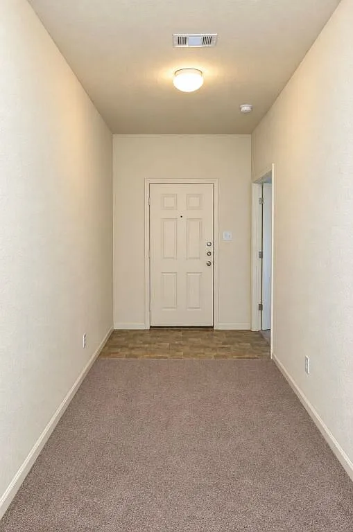 4 bed, 1931 sqft, $1,975 — Photo 4