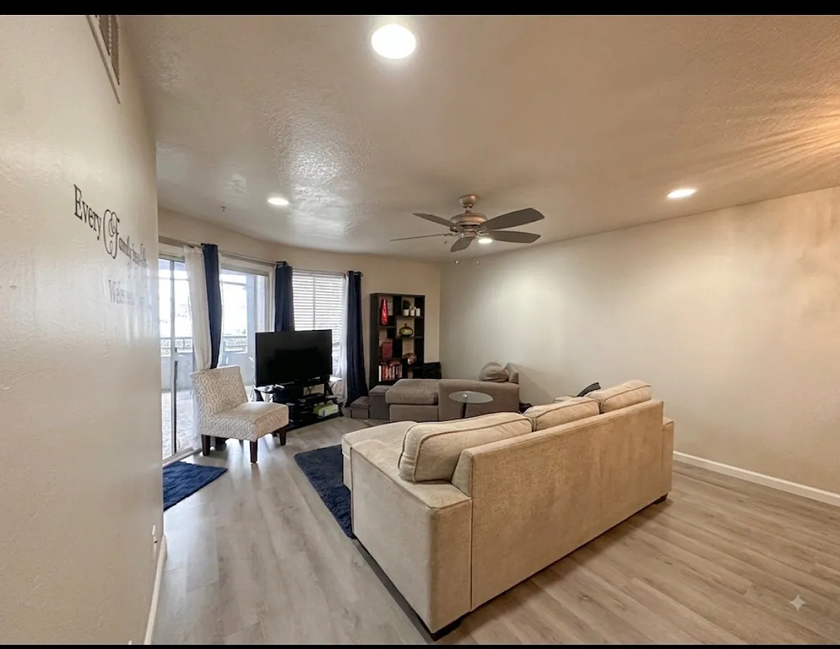 2 bed, 1040 sqft, $4,500 — Photo 1