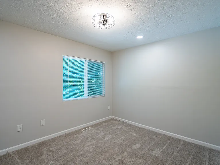 1315 S Senate Ave — Photo 14