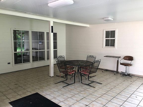 4th image of 17905 Glen Park Ave