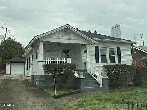 600 Franklin St Photo 1