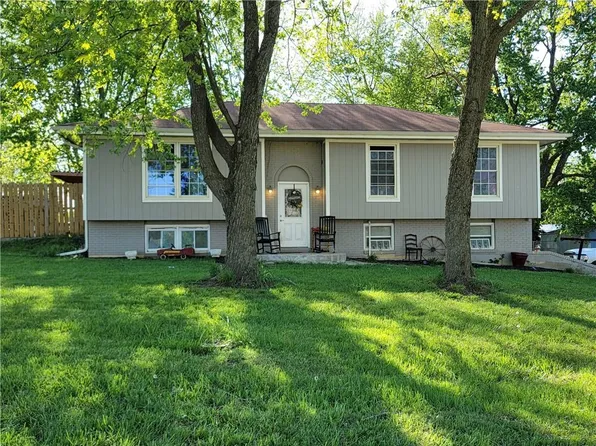 8561 259th St, Mc Louth, KS 66054