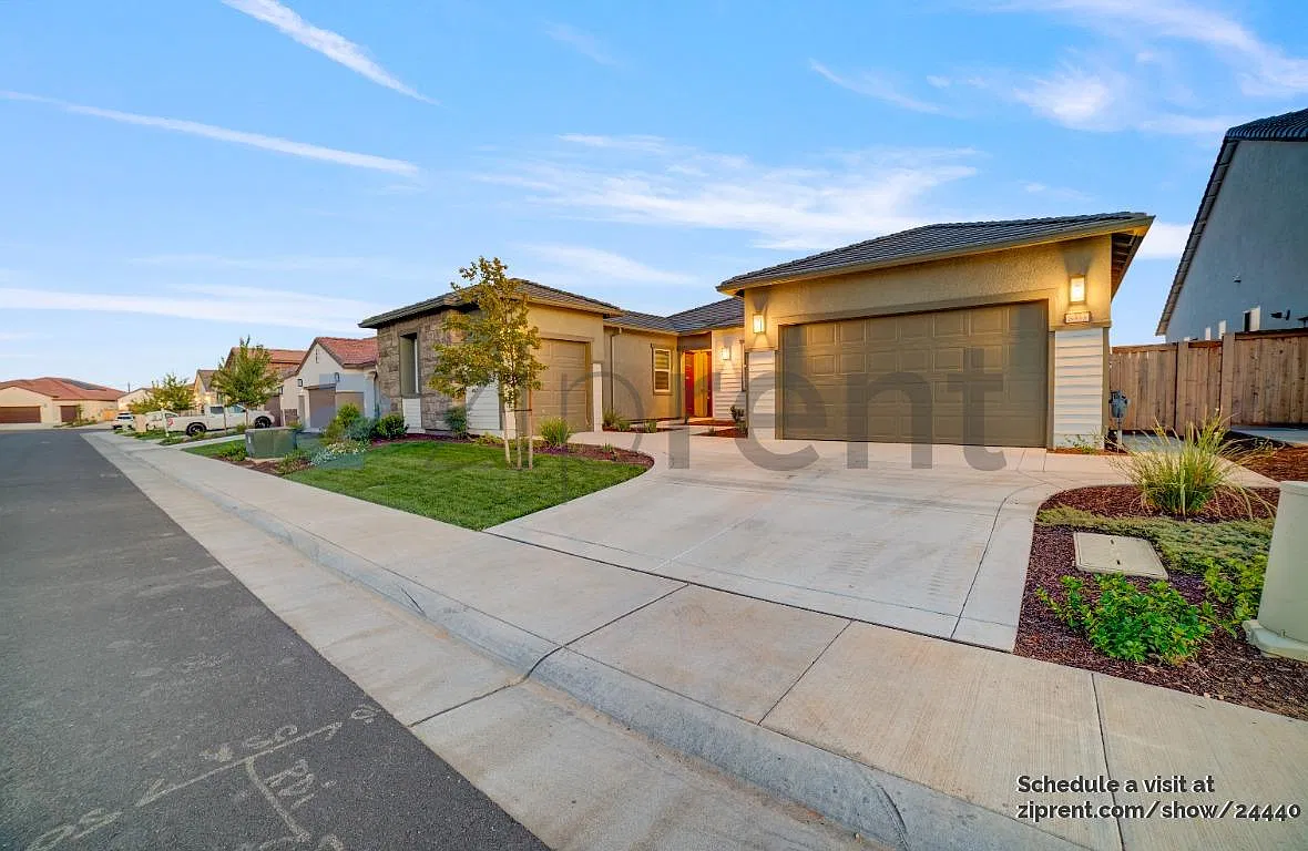 3 bed, 2.5 bath, 1800 sqft, $2,964 — Photo 2