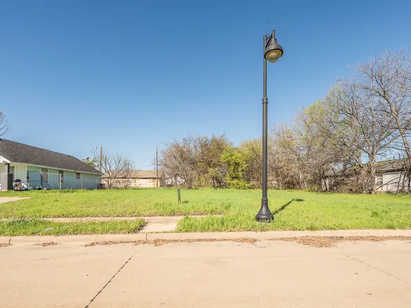 1054 Bransford St, Fort Worth, TX 76104