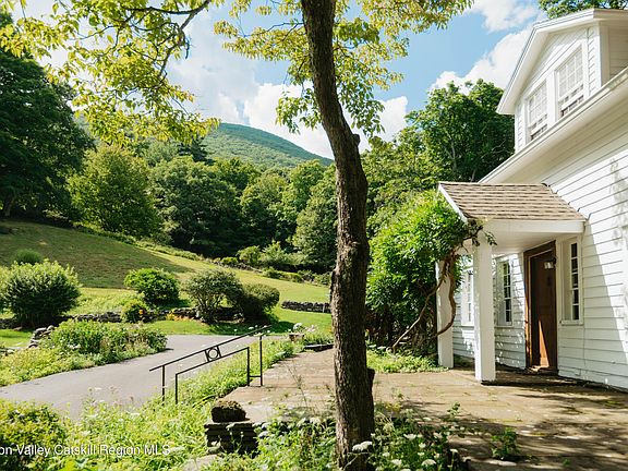 5th image of 190 Lewis Hollow Road