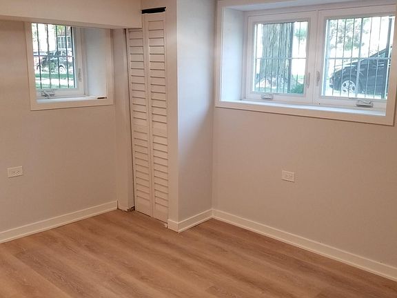 3rd image of 2527 W Gunnison St #G