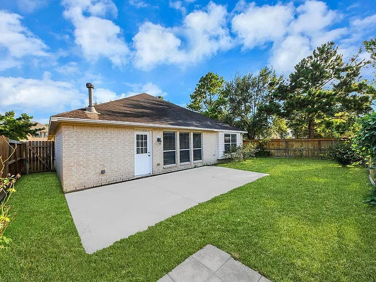 24822 Diamond Run Ct — Photo 41