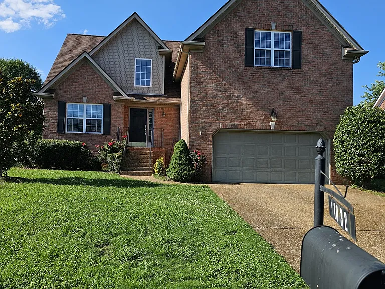 1032 Oakhall Dr — Photo 1