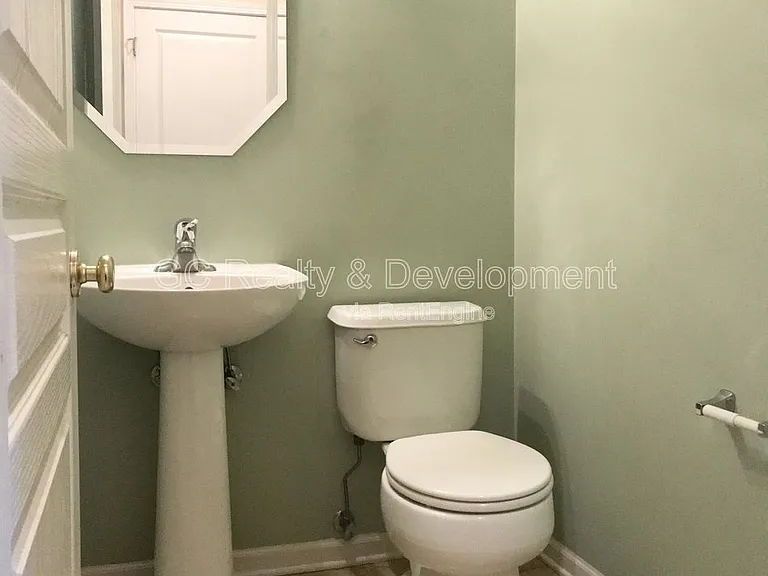 922 Kings Canyon Dr — Photo 9