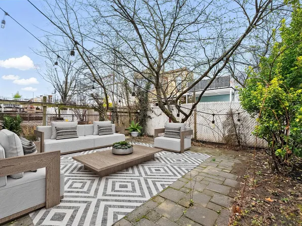 104 Highpoint Avenue image 1 of 14