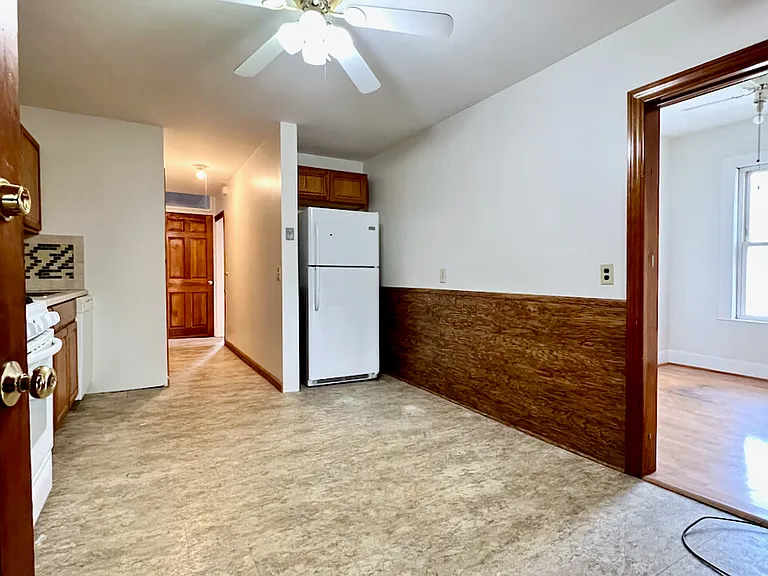 312 Washington St #3 — Photo 11