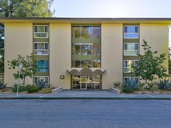 2nd image of 1033 Crestview Dr APT 209