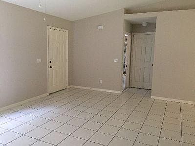 3rd image of 5011 Hawthorn Woods Way