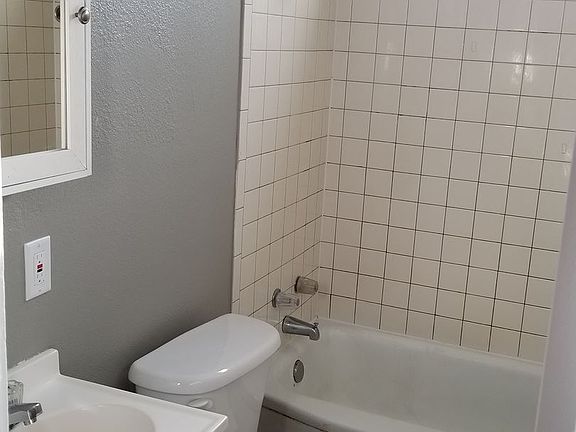 5th image of 2049 Santos St