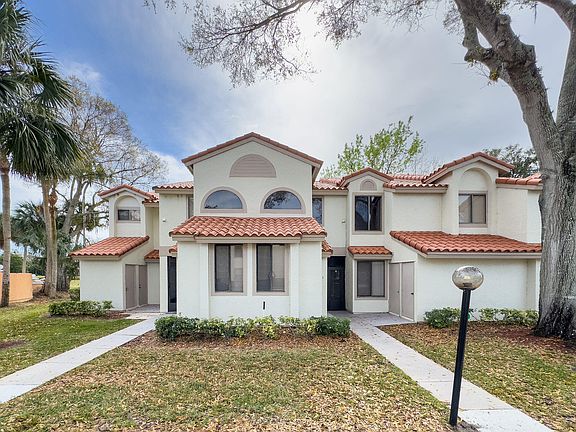 2nd image of 993 Country Club Dr #222