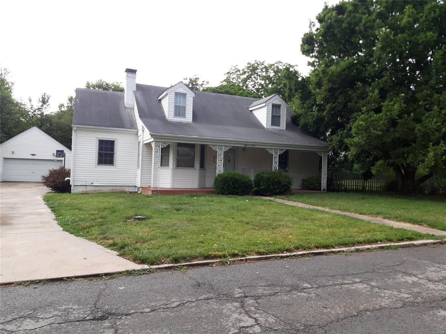 807 N 5th St, Elsberry, MO 63343 Zillow