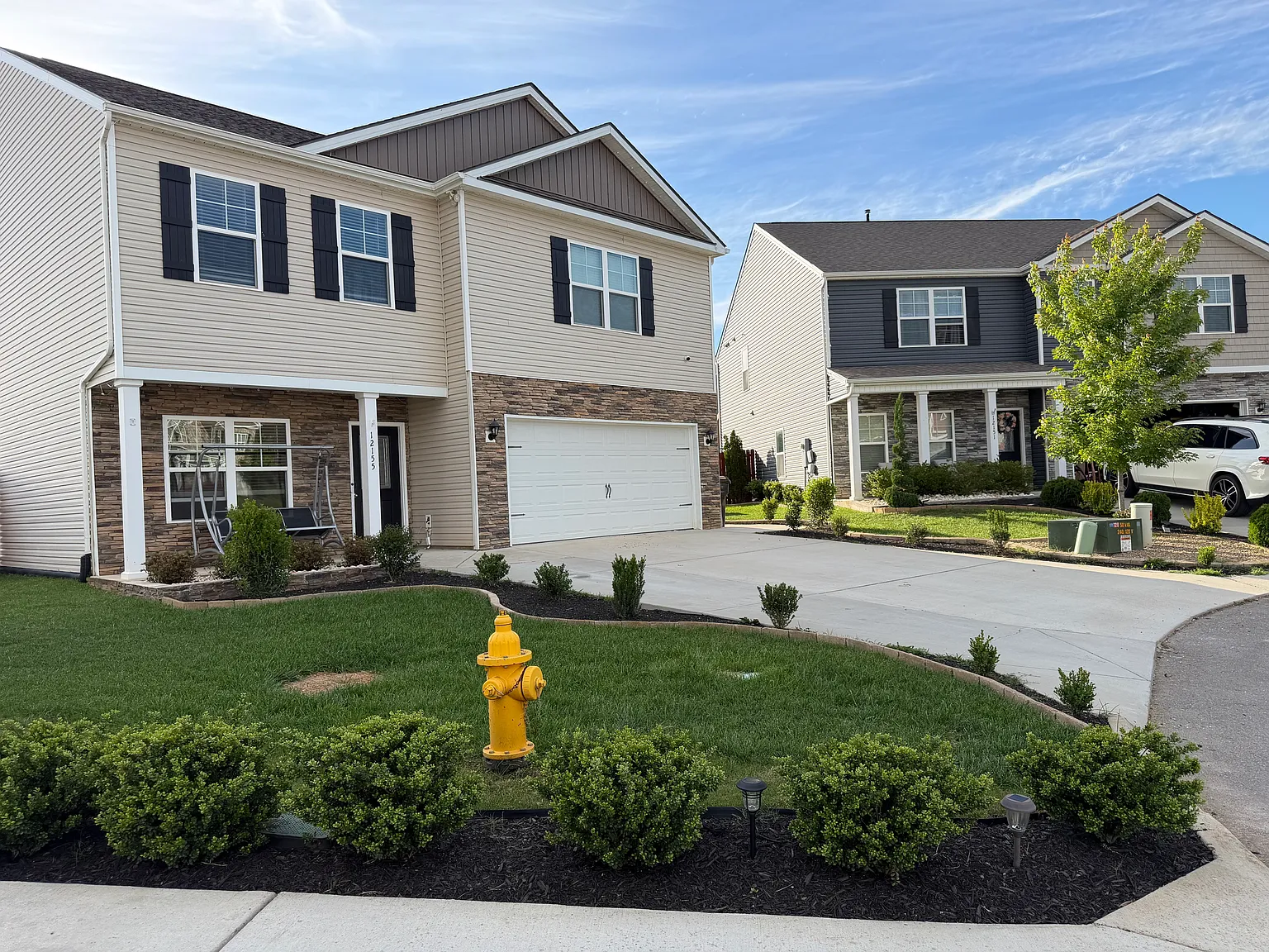 3 bed, 2.5 bath, 2164 sqft, $3,300 — Photo 3