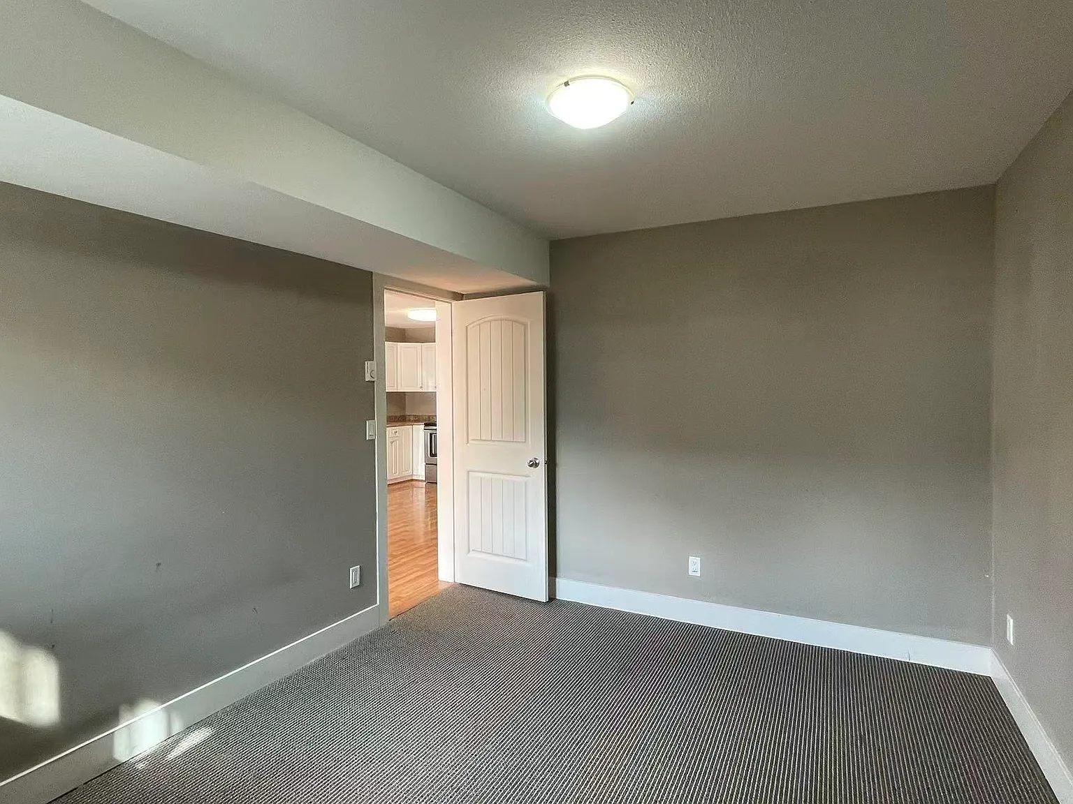 2 bed, 750 sqft, $1,650 — Photo 4