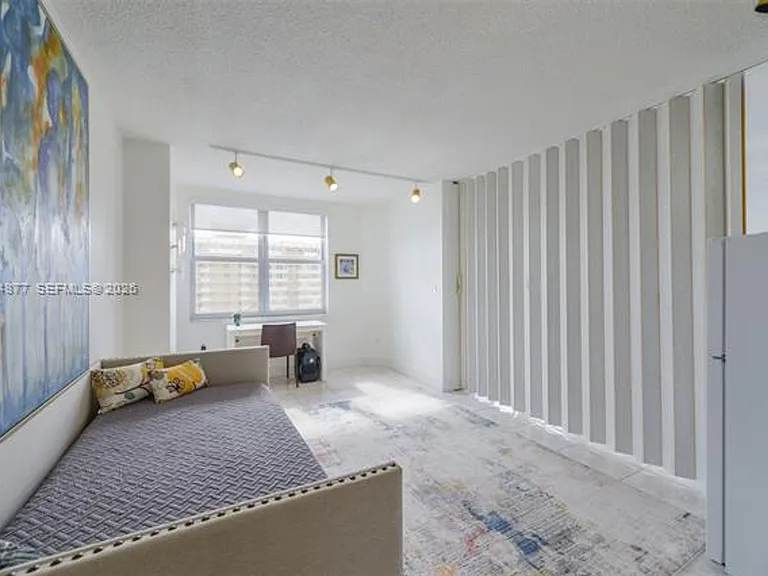 1950 S Ocean Dr #19E — Photo 17