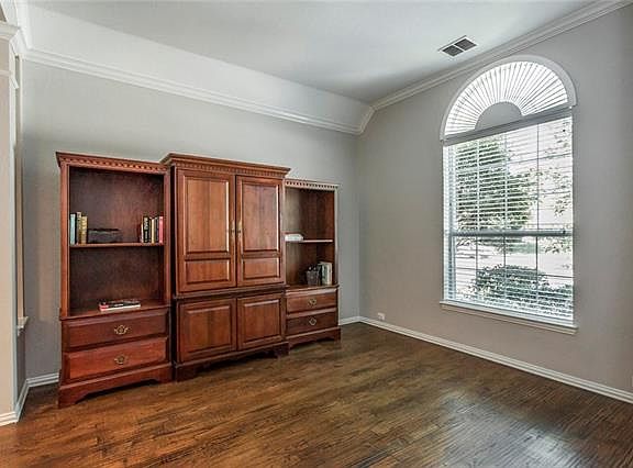3rd image of 3821 Northpark Dr