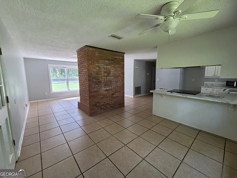 504 Martha Dr — Photo 12