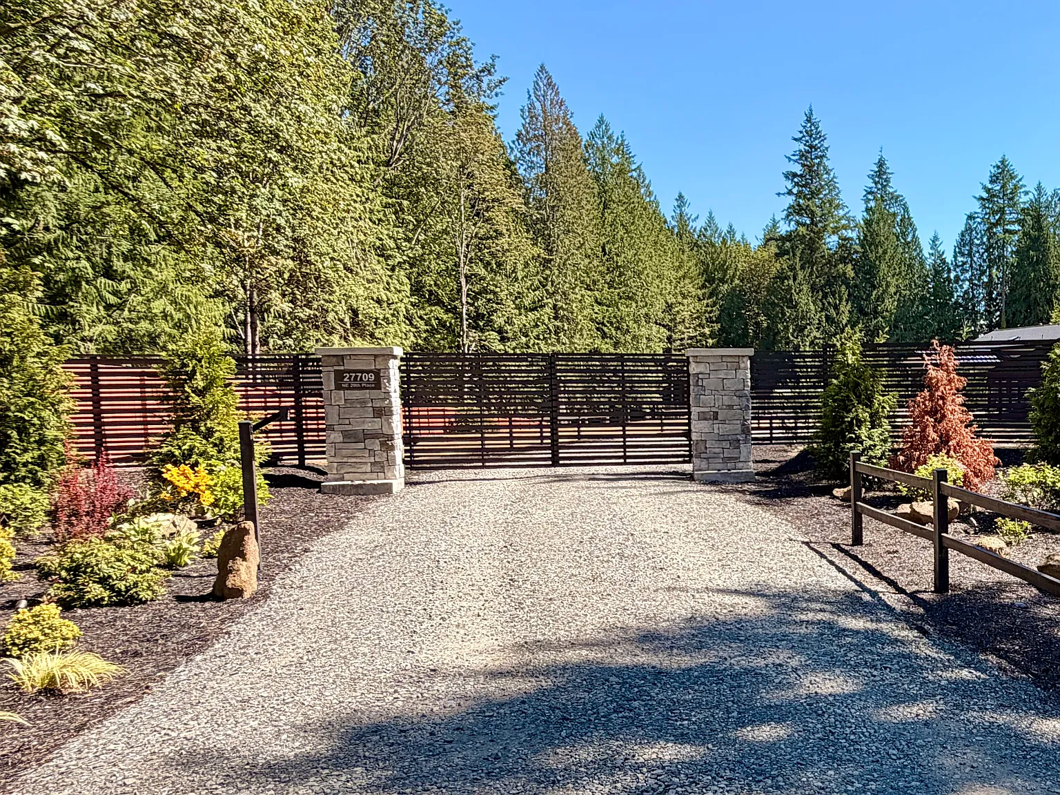 4 bed, 3000 sqft, $8,000 — Photo 1