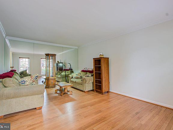 4th image of 10309 Lewis Knolls Dr