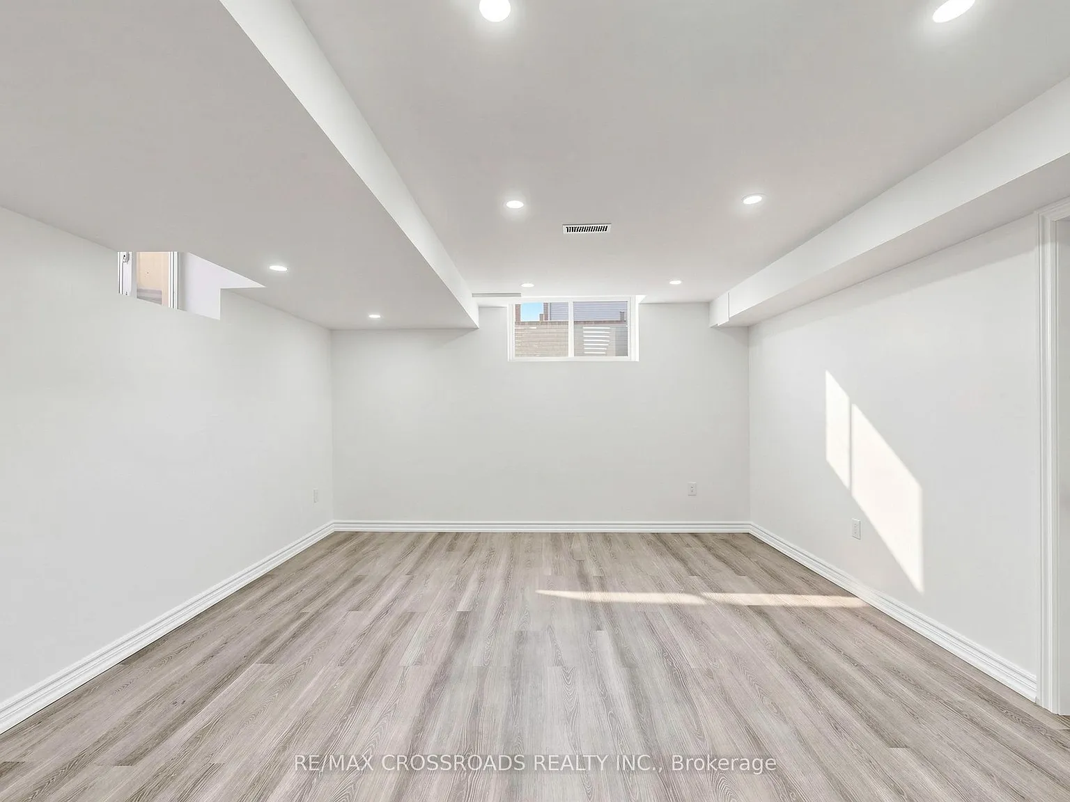 2 bed, $1,999 — Photo 2